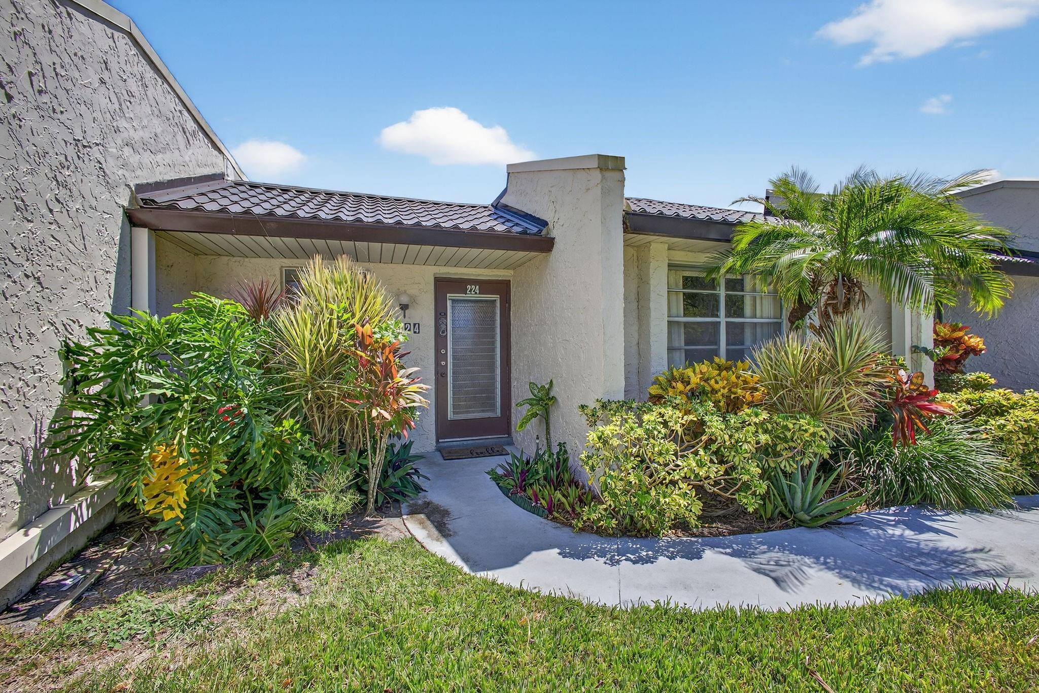 224 Lake Constance Drive #224, West Palm Beach, FL 33411
