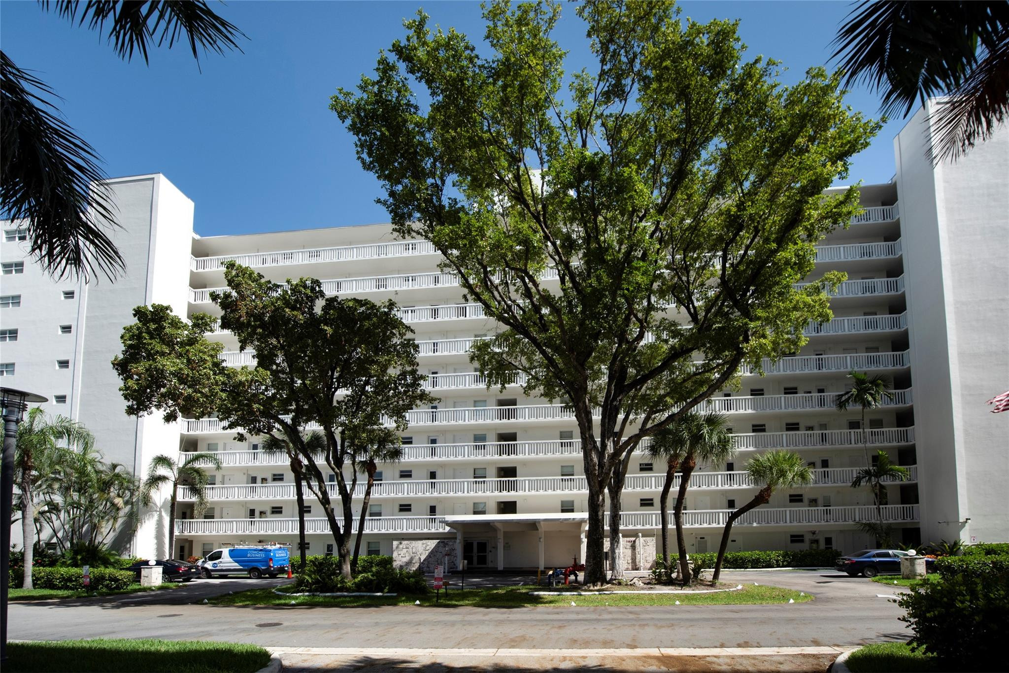 2555 NE 11th Street 902, Fort Lauderdale, FL 33304