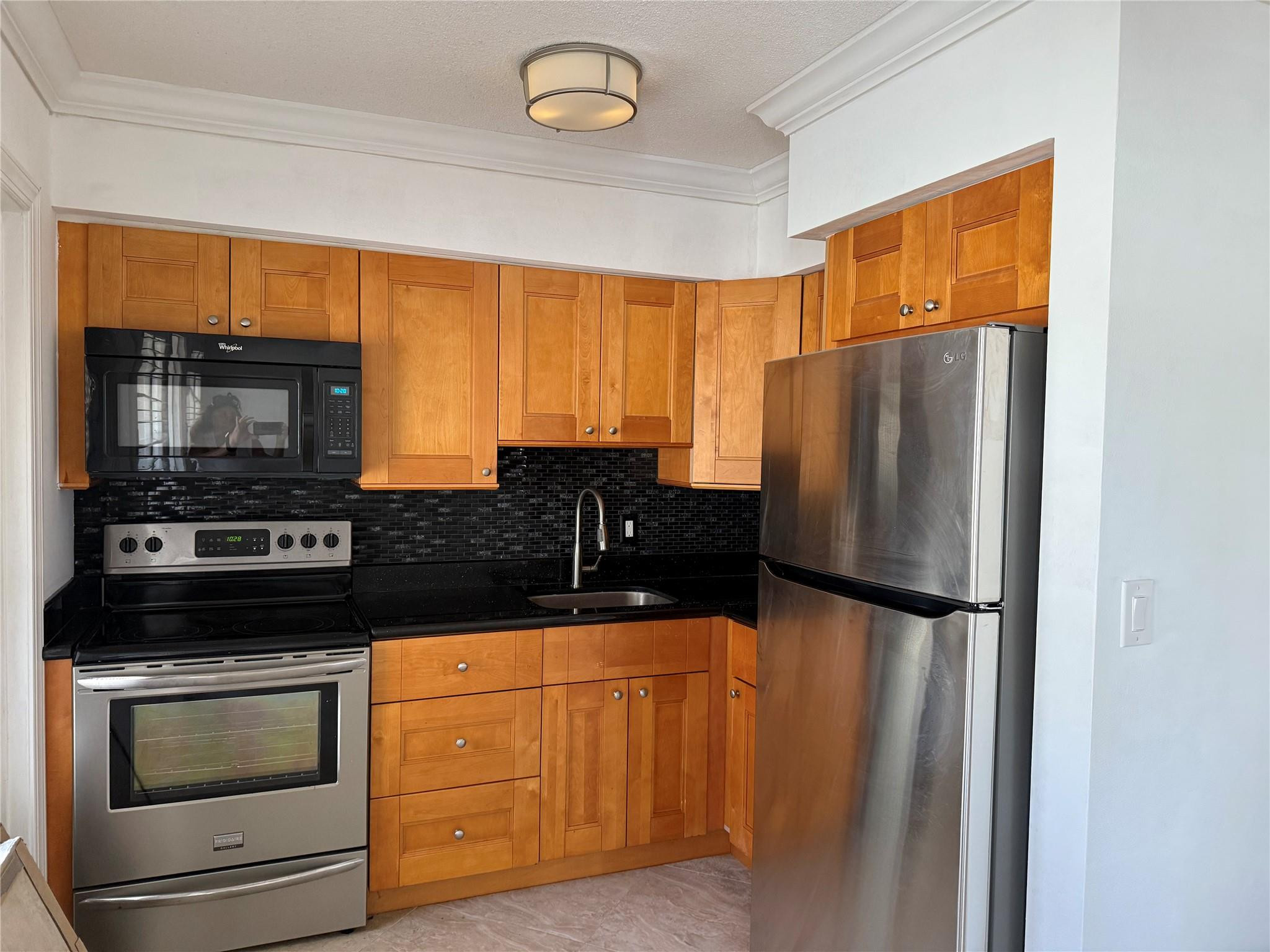 2131 NE 42nd Court 202e, Lighthouse Point, FL 33064 — photo 1