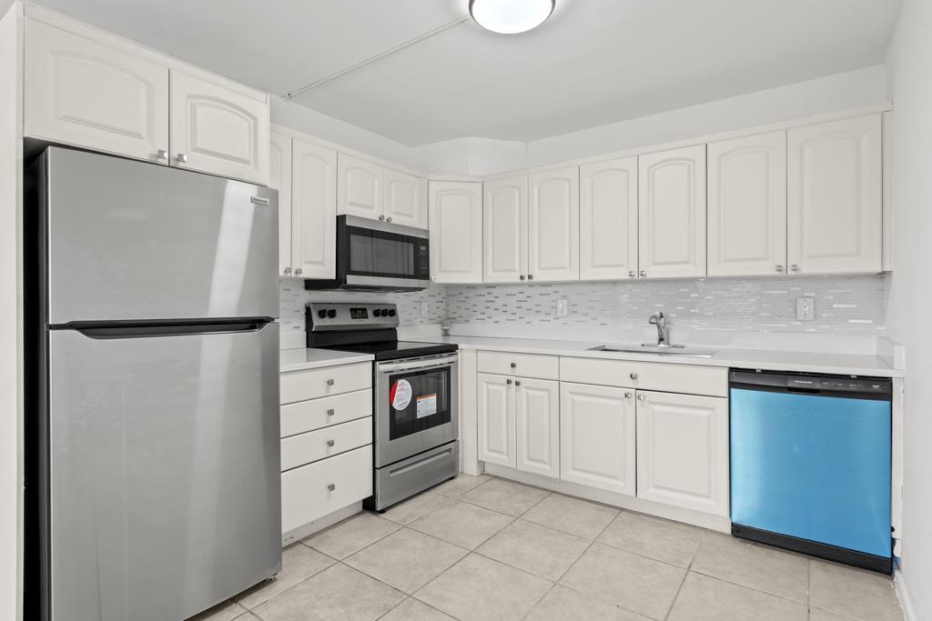 2044 Hythe C, Boca Raton, FL 33434 — photo 1