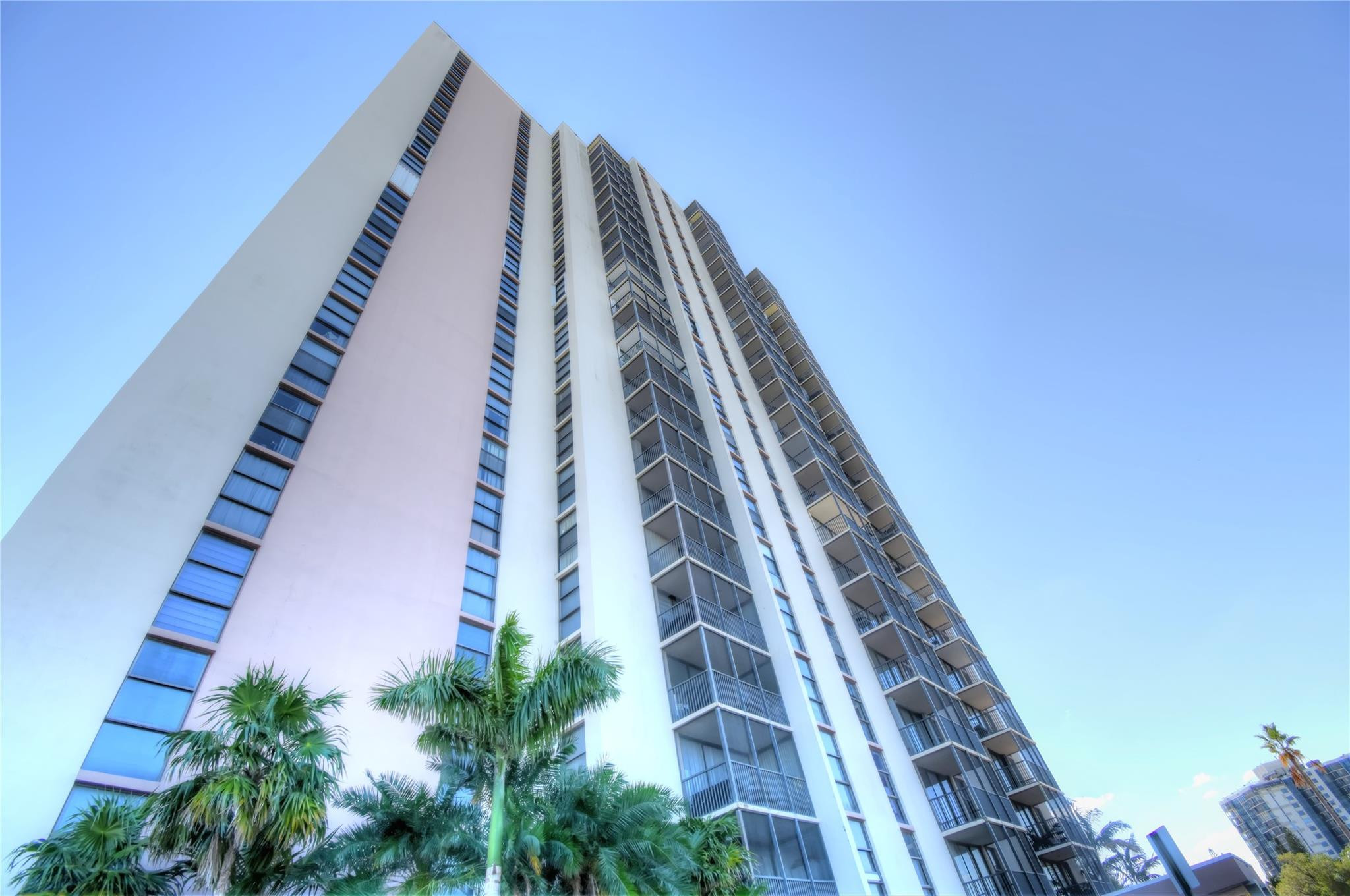 20301 W Country Club Drive 930, Aventura, FL 33180 — photo 1