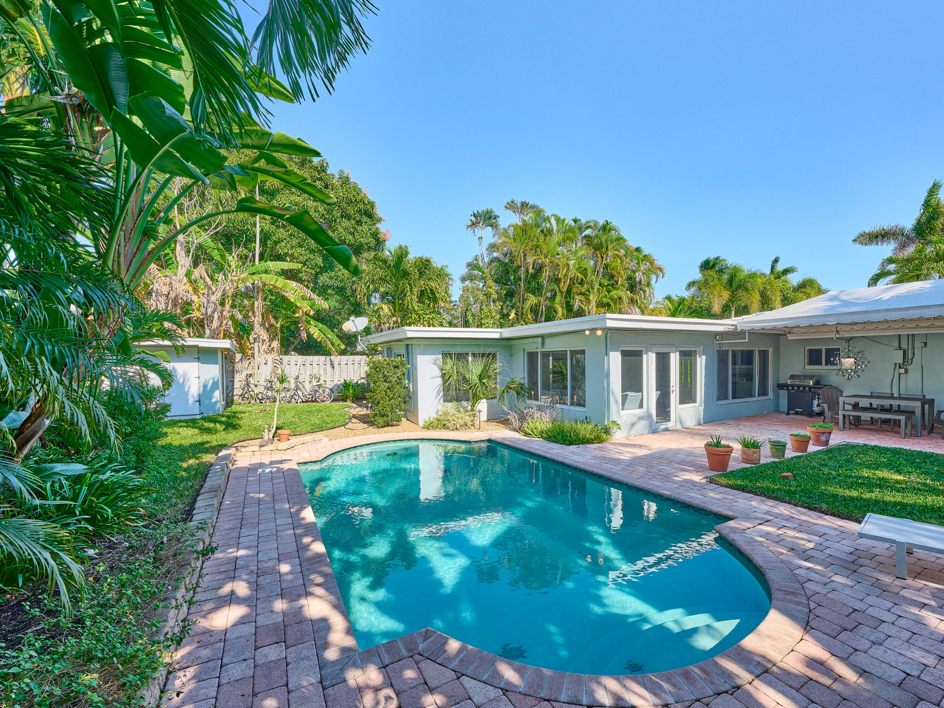 301 NW 3rd Court, Boca Raton, FL 33432 — photo 1