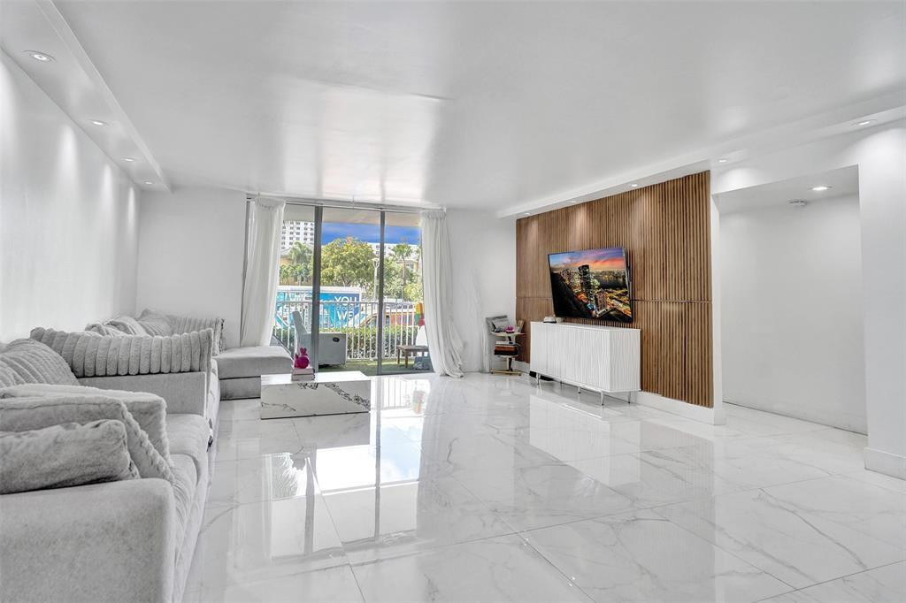 2801 NE 183rd Street 101w, Aventura, FL 33160 — photo 1
