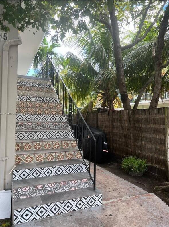 7035 Rue Granville, Miami Beach, FL 33141 — photo 1