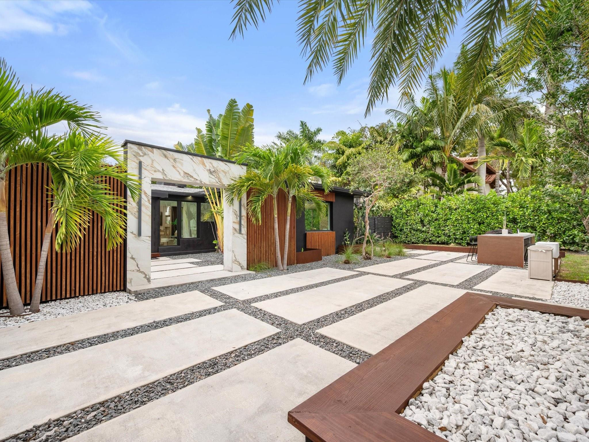 2711 NE 19th Street, Fort Lauderdale, FL 33305 — photo 1