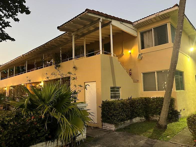 30 Park Drive 15, Bal Harbour, FL 33154 — photo 1