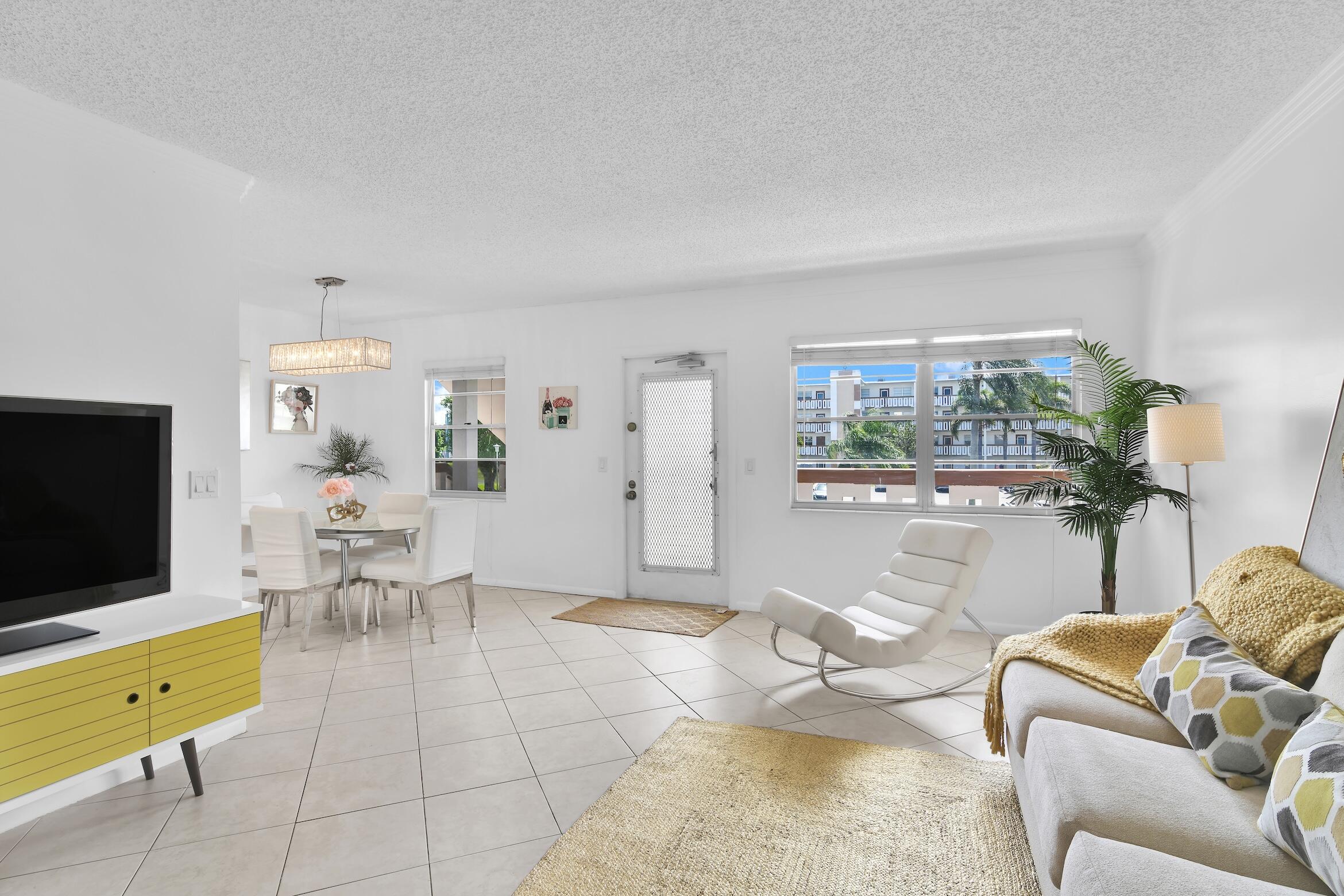 2043 Cornwall C 2043, Boca Raton, FL 33434 — photo 1