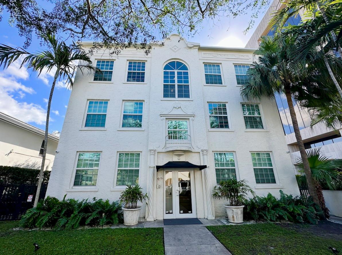 130 Antiquera Avenue, Coral Gables, FL 33134 — photo 1