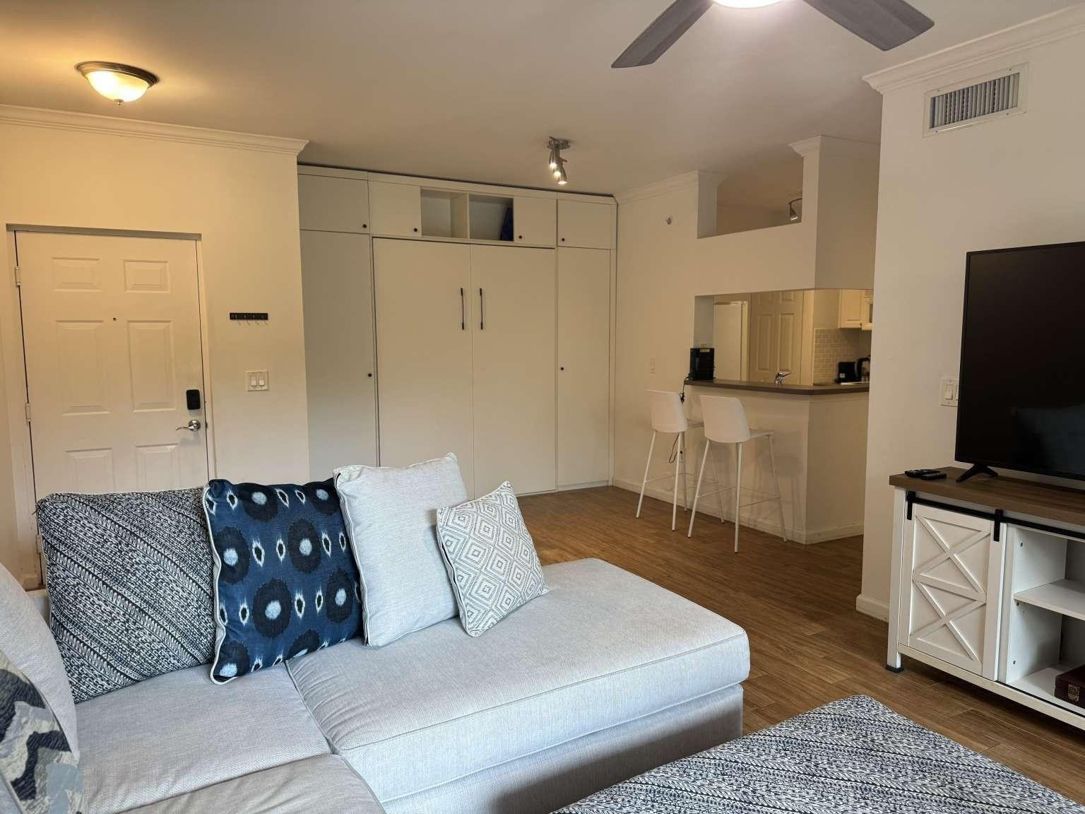 17125 N Bay Road 3102, Sunny Isles Beach, FL 33160 — photo 1