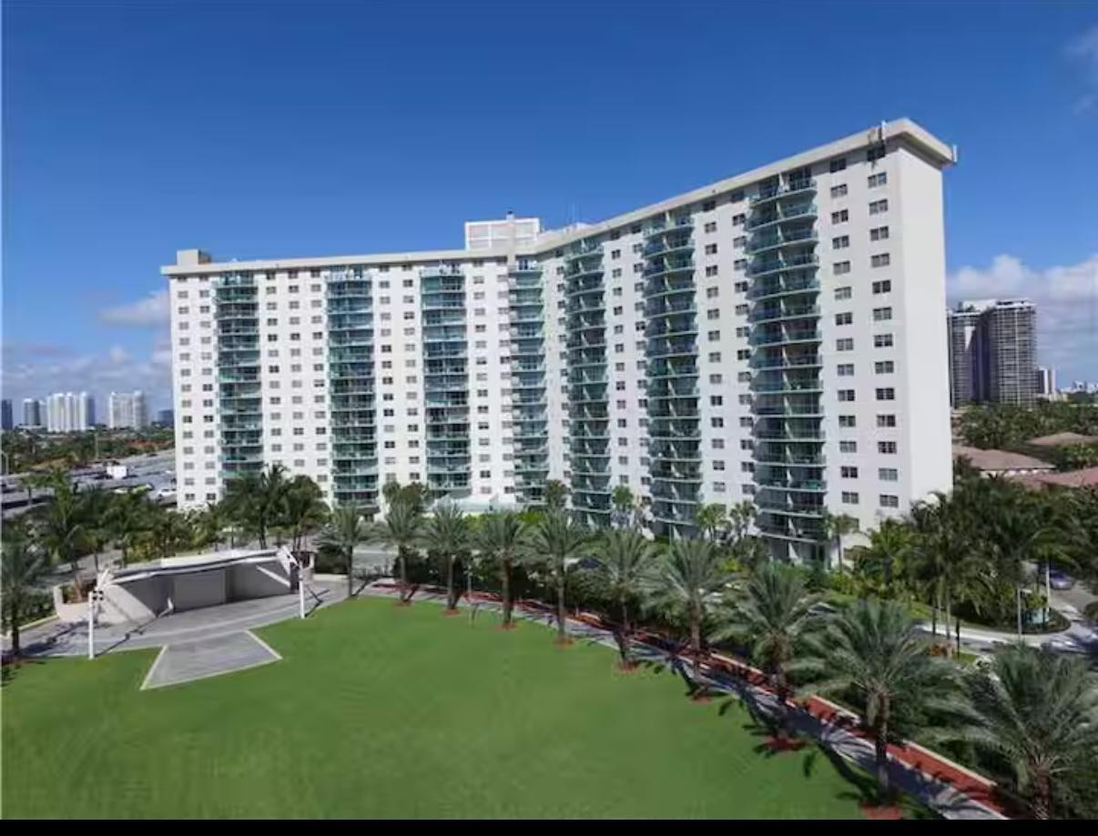19370 Collins Avenue 301, Sunny Isles Beach, FL 33160 — photo 1