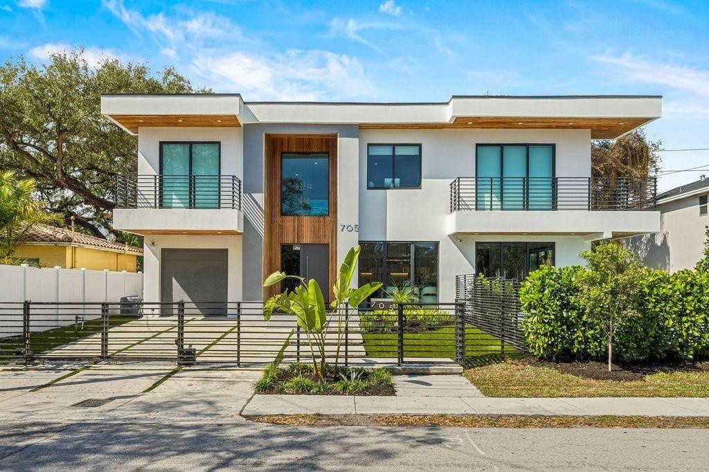 705 SW 8th Terrace, Fort Lauderdale, FL 33315 — photo 1