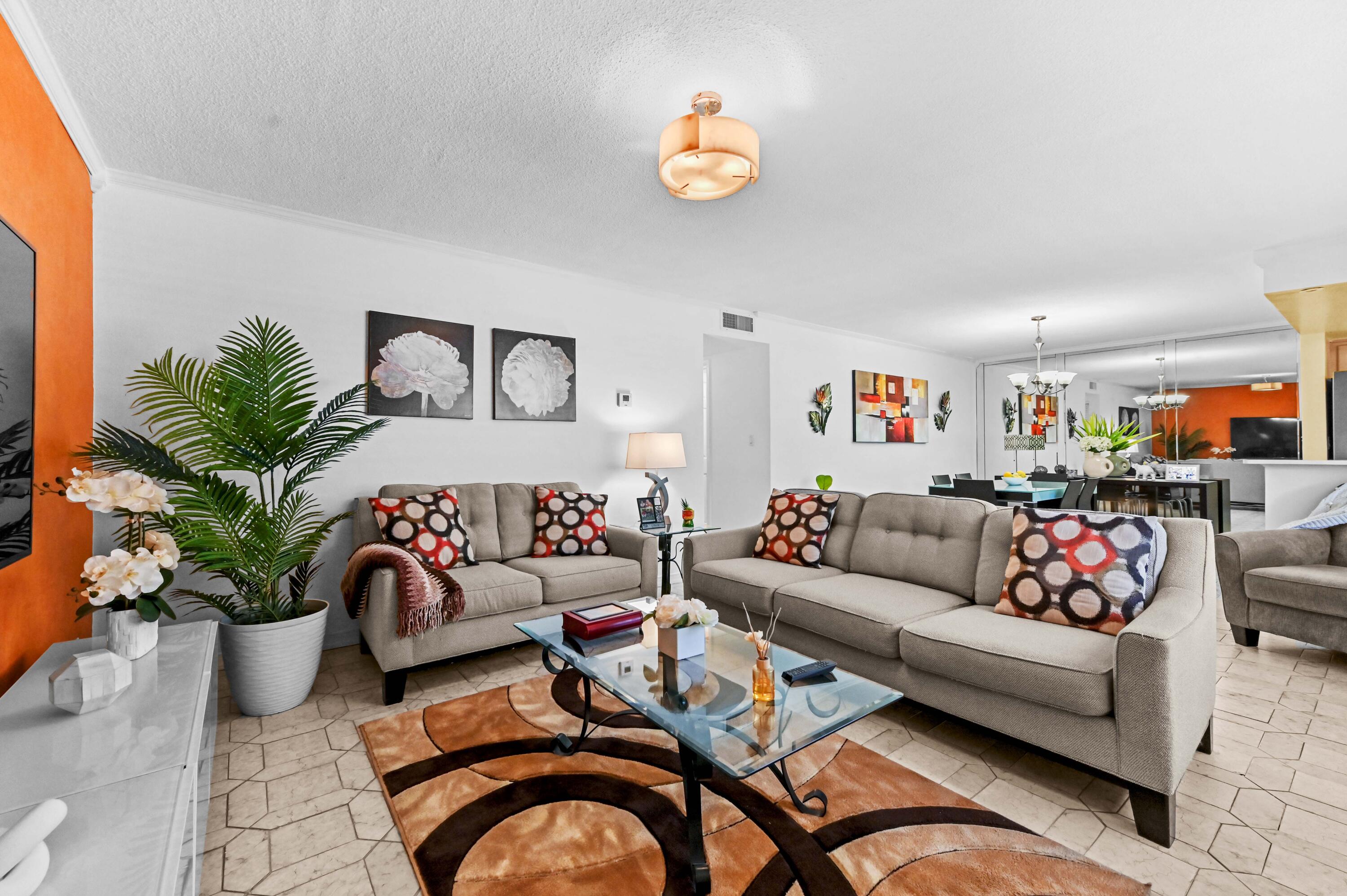200 NE 12th Avenue 3a, Hallandale Beach, FL 33009 — photo 1