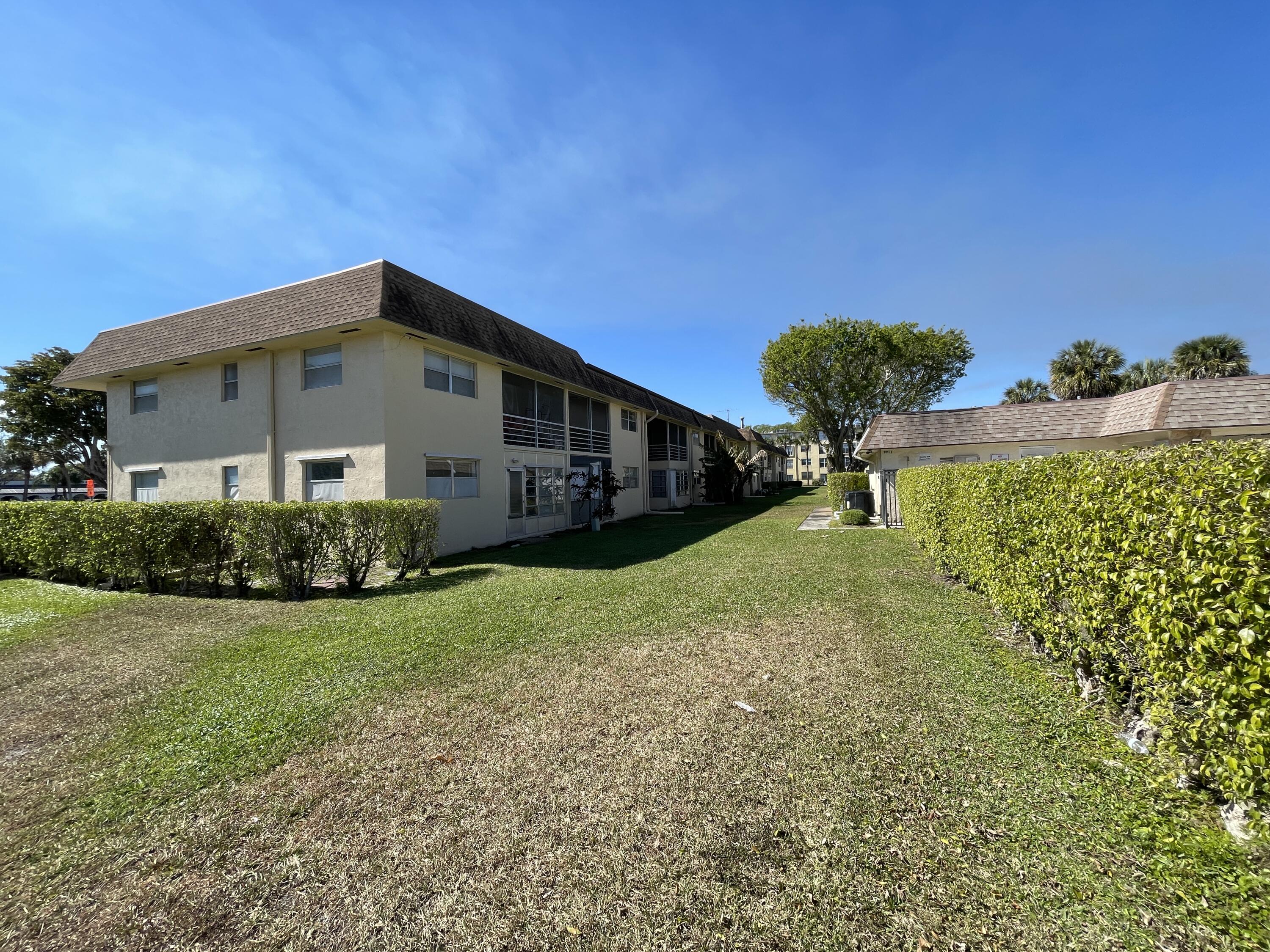 9911 Sandalfoot Boulevard 112, Boca Raton, FL 33428