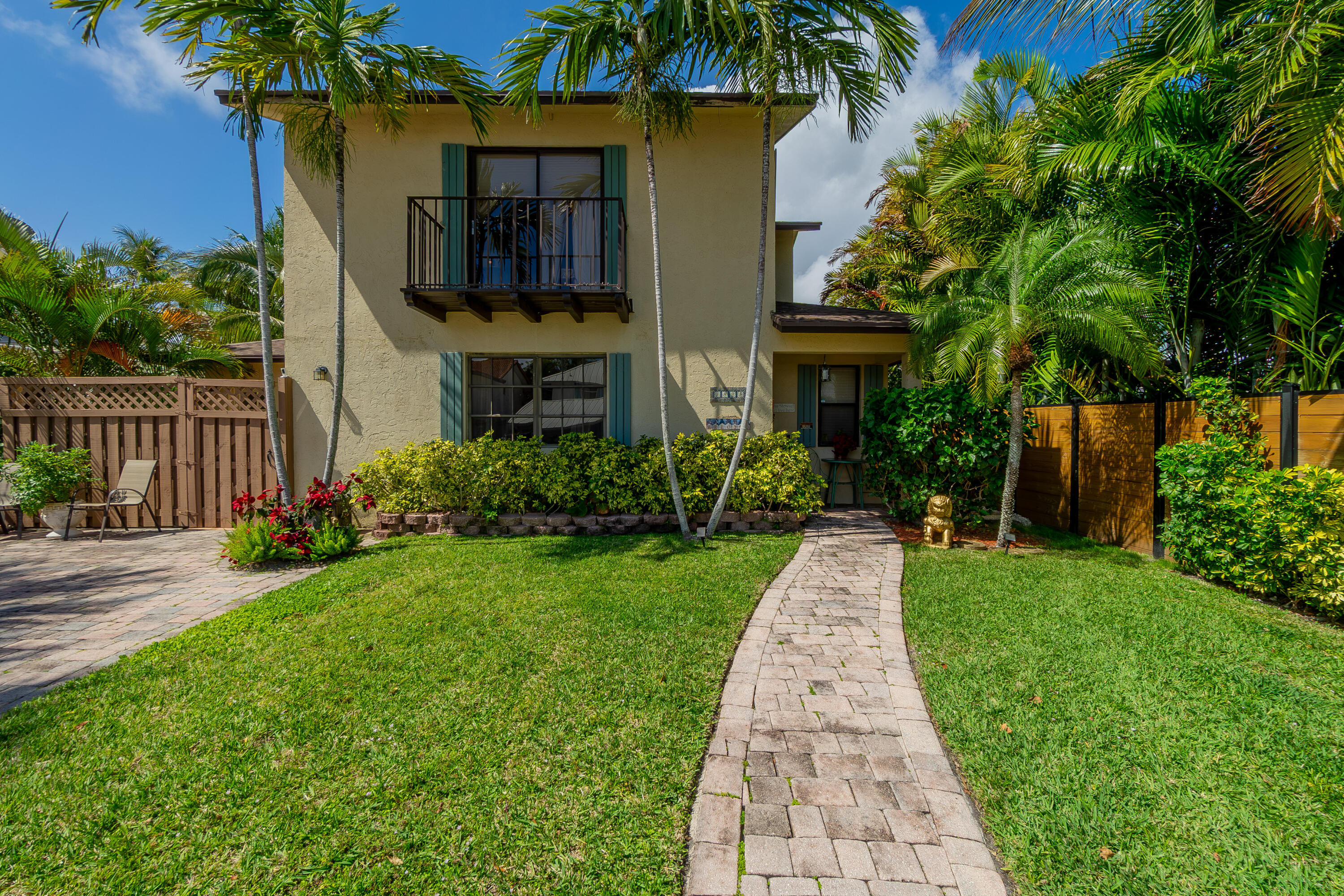 1827 N Palmway, Lake Worth Beach, FL 33460 — photo 1