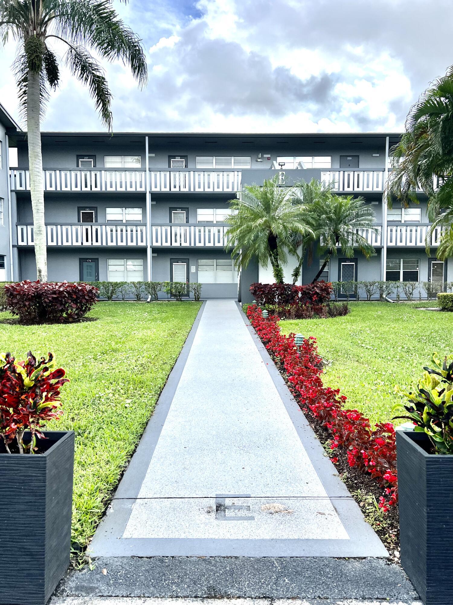 209 Suffolk E, Boca Raton, FL 33434 — photo 1