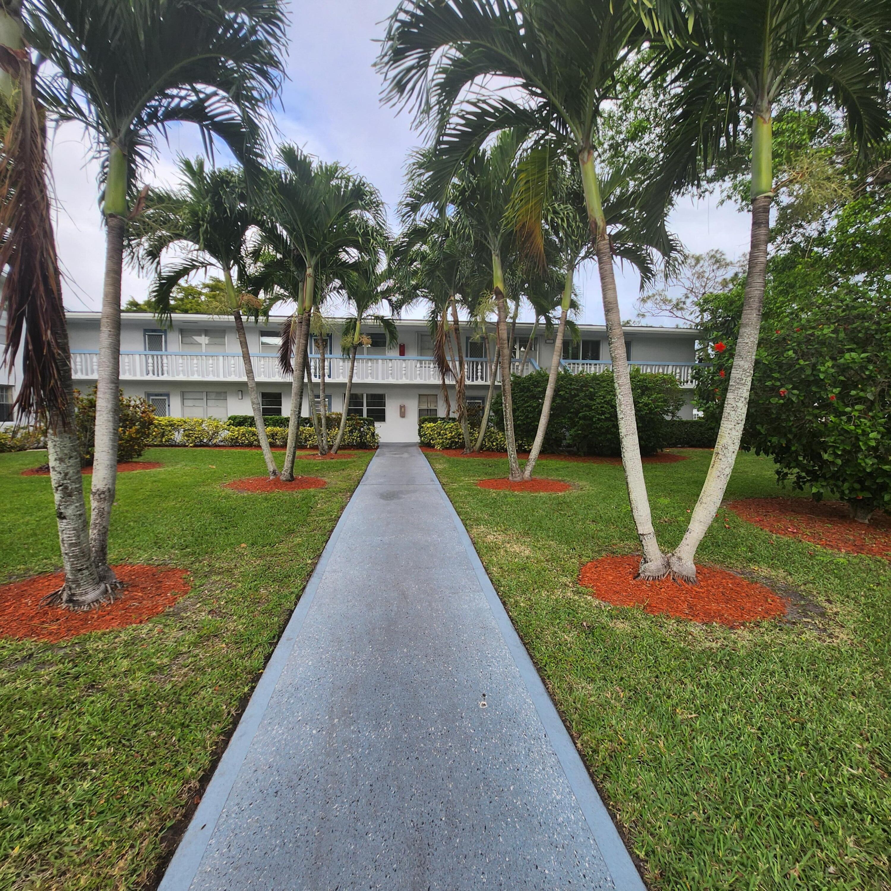 643 Durham W, Deerfield Beach, FL 33442 — photo 1