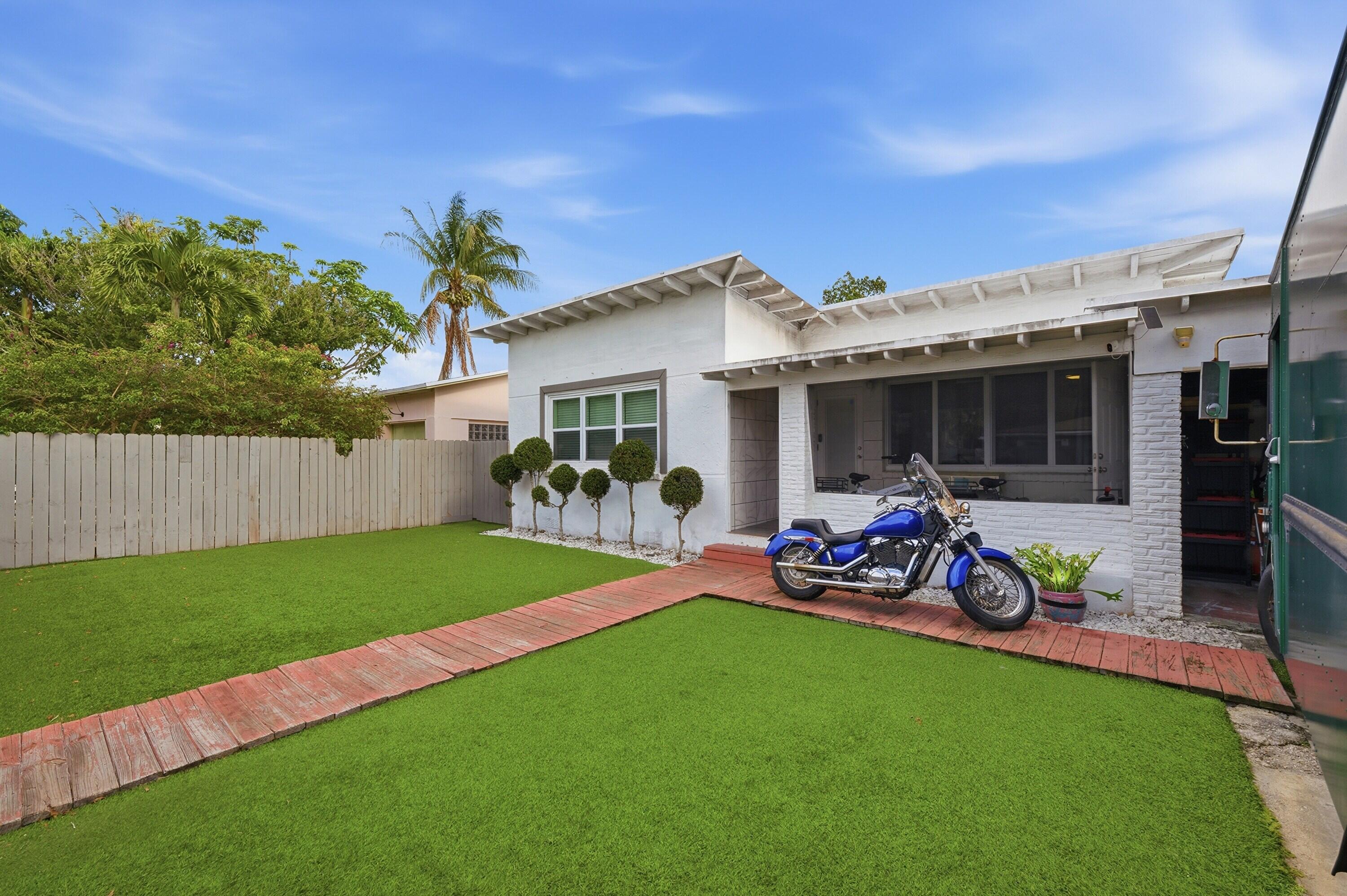 516 SW 15th Street 1-1, Fort Lauderdale, FL 33315 — photo 1