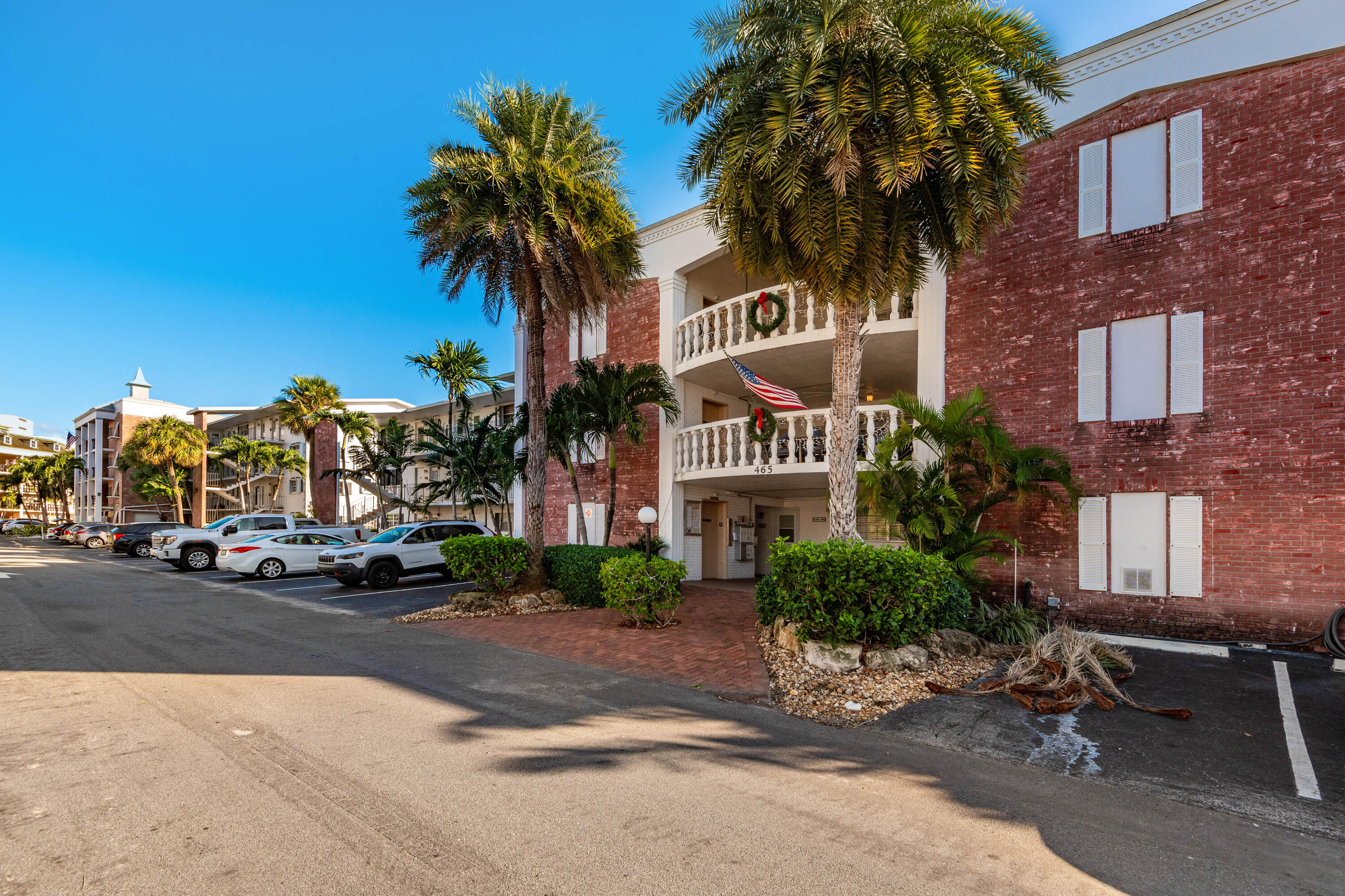 465 Paradise Isle Boulevard 110, Hallandale Beach, FL 33009