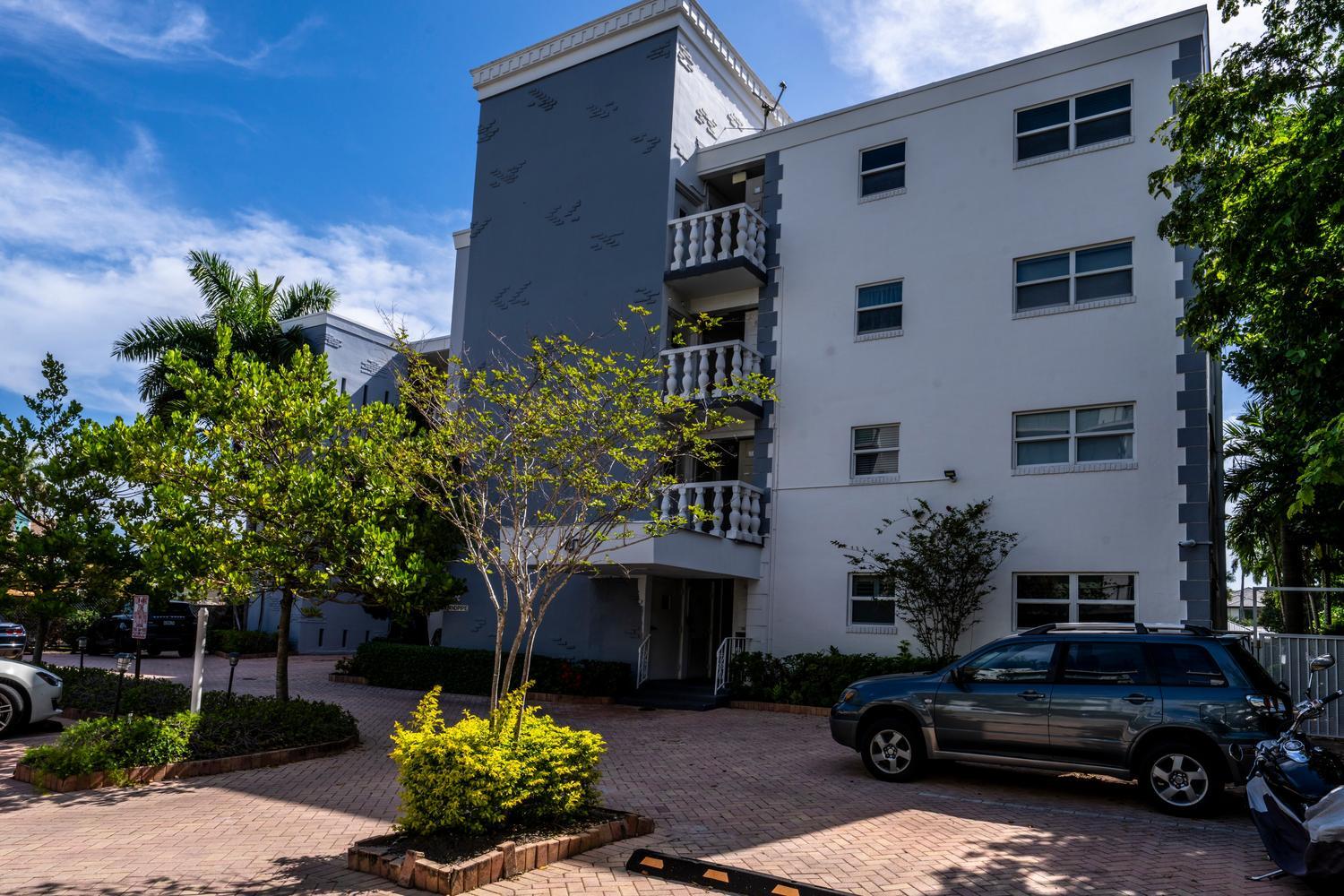 40 Isle Of Venice Drive 9, Fort Lauderdale, FL 33301
