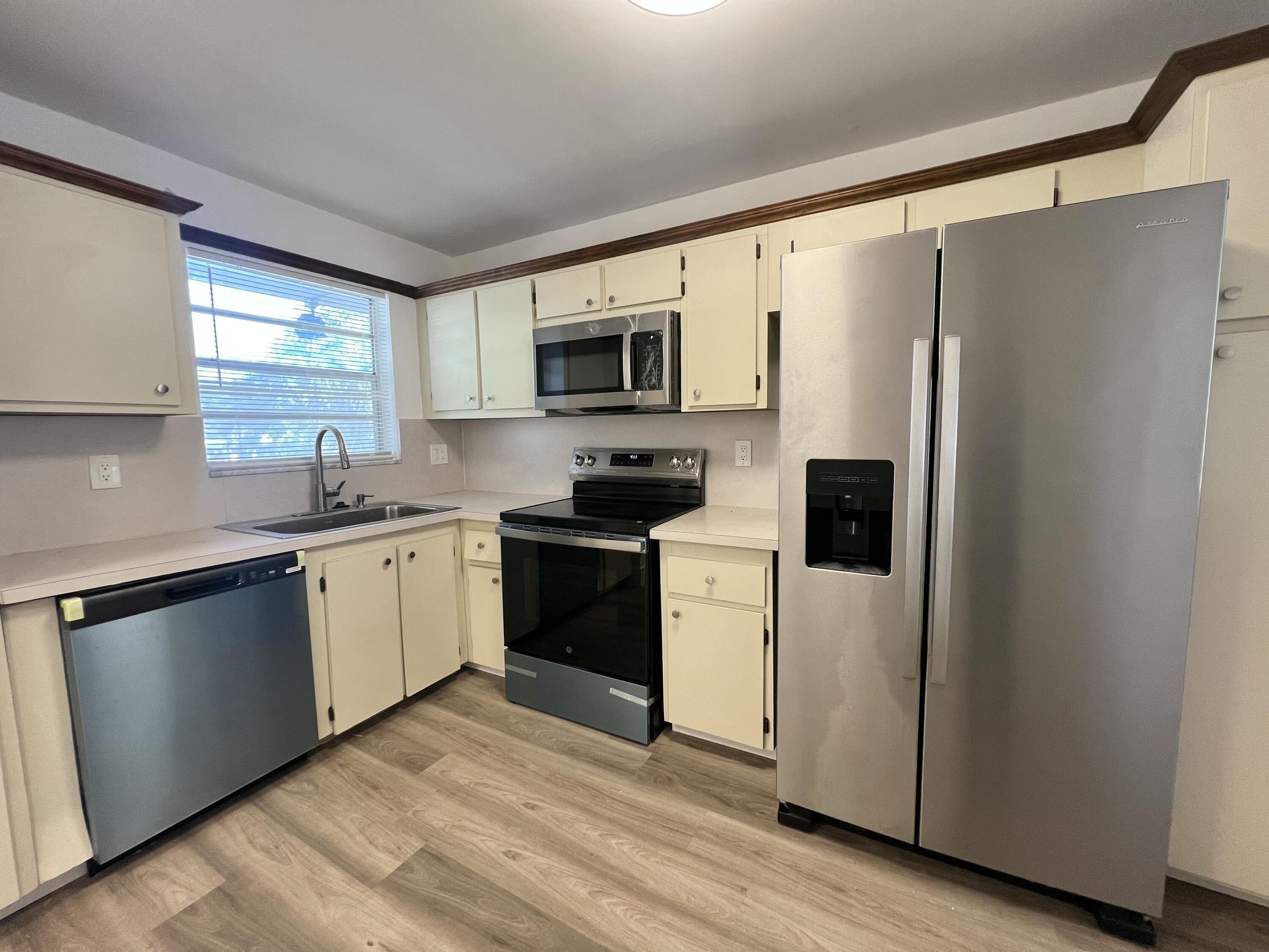 601 S State Rd 7 2h, Margate, FL 33068