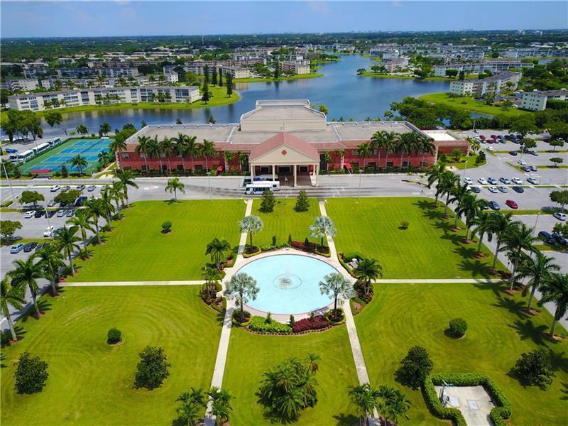 390 Fanshaw J, Boca Raton, FL 33434 — photo 1