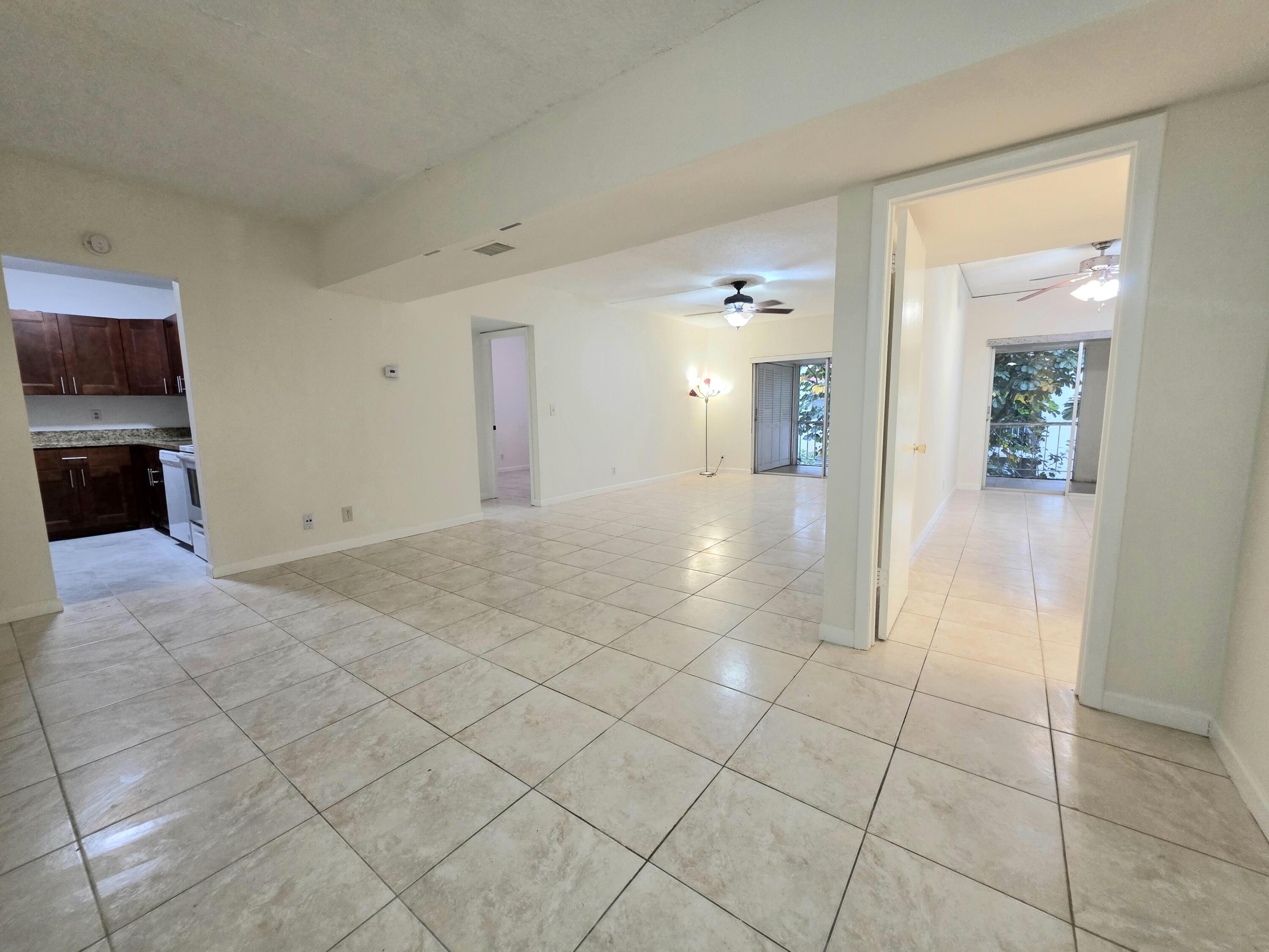 683 NW 13th Street Apt 27, Boca Raton, FL 33486 — photo 1