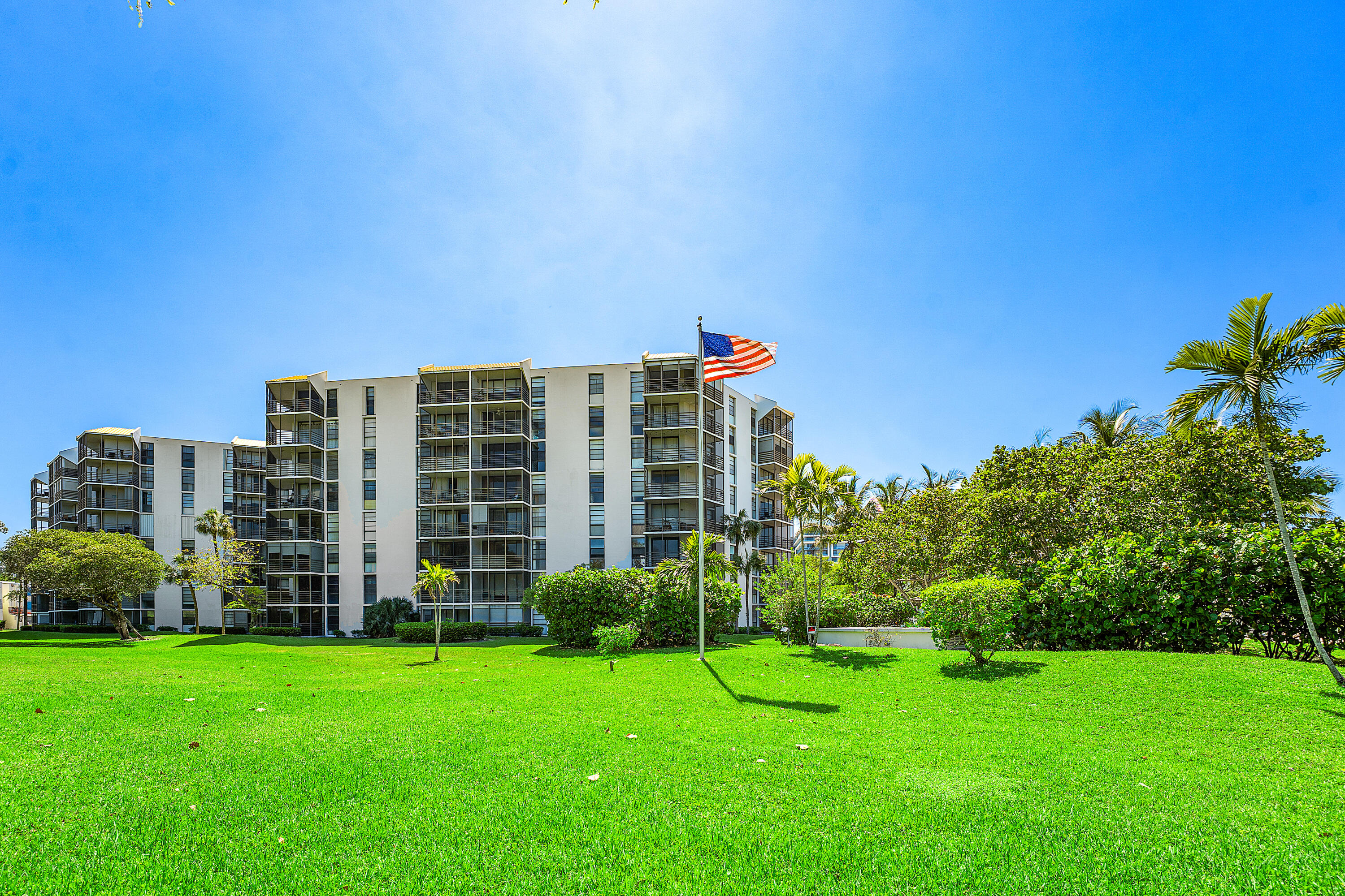 20500 W Country Club Drive 210, Aventura, FL 33180 — photo 1